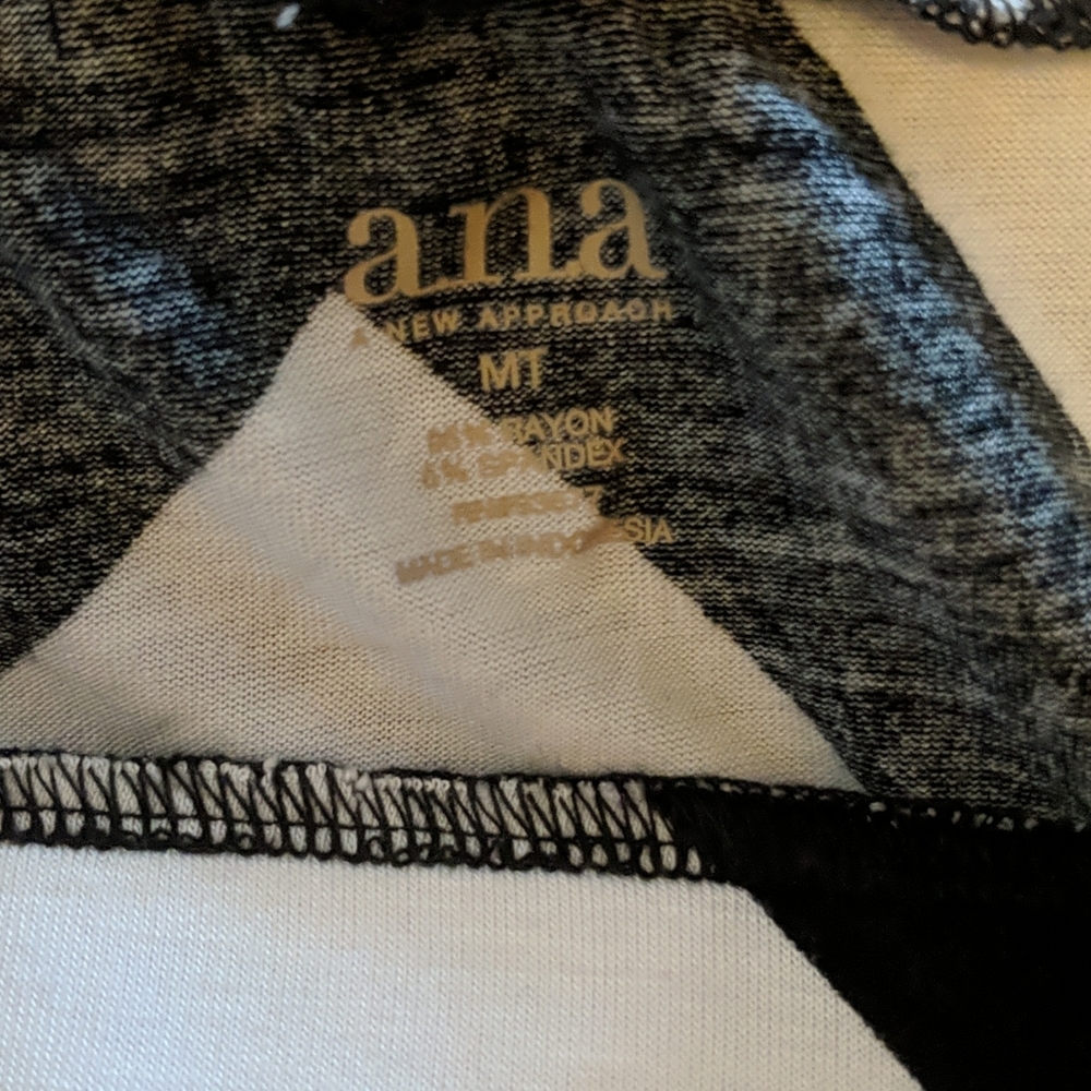 ANA (a new approach) zigzag pattern long skirt - Picture 3 of 3